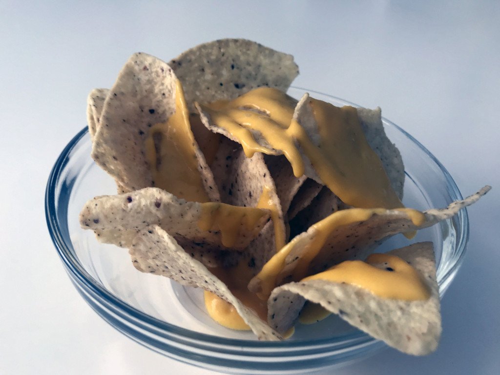 Queso vegano para nachos cenamosenmicasa.wordpress.com/2019/03/31/que…