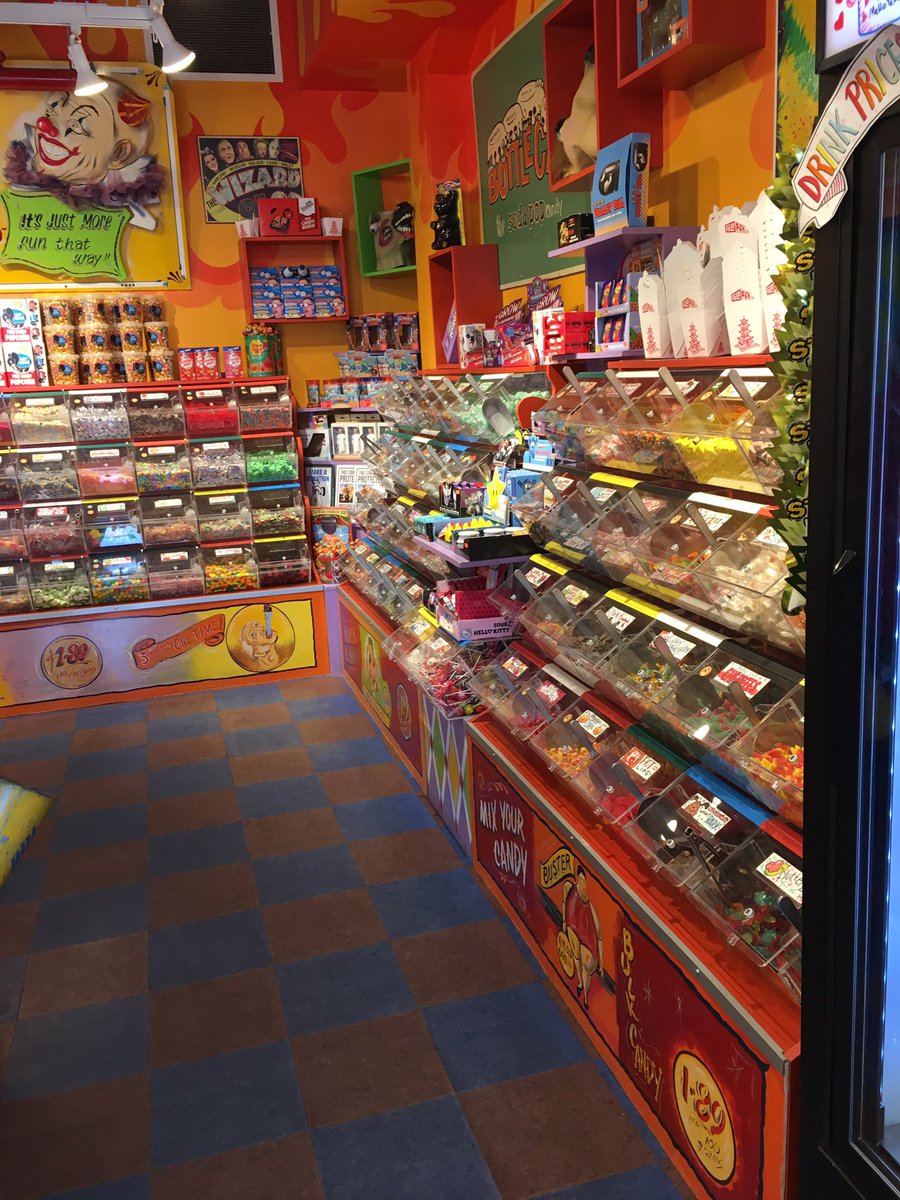 krickyshikkaku's tweet photo. We found heaven. 🍭🍬🍫

#IEXPEI #SteinsGate #MakiseKurisu #Kurisu #Christina #FutureGadgetLab #Member004 #LoveLive #Hanamaru https://t.co/hlYZ5xIAez
