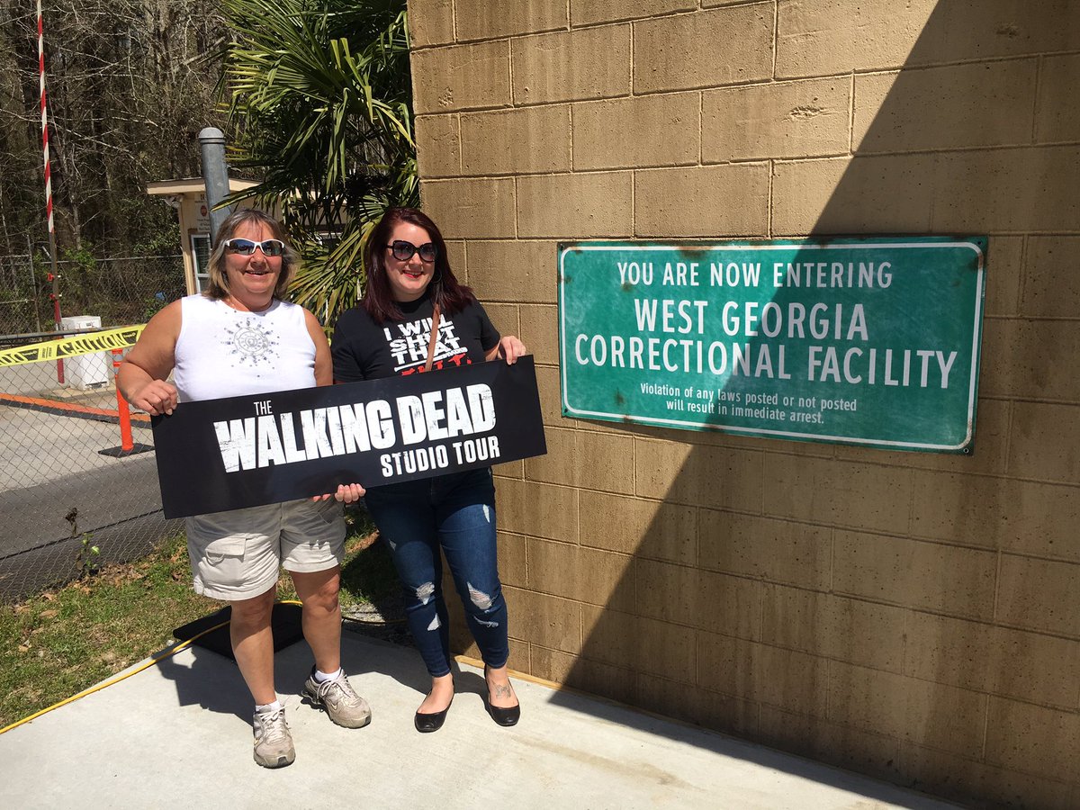 skipper_jenna's tweet photo. GUYS I got to do a backstage tour of #TheWalkingDead studio. Iβm living right now. Yas donβt understand how much this meant to me ππ€ #thewalkingdeadstudiotour #twd #twdstudiotour https://t.co/WMpBYT4hlU