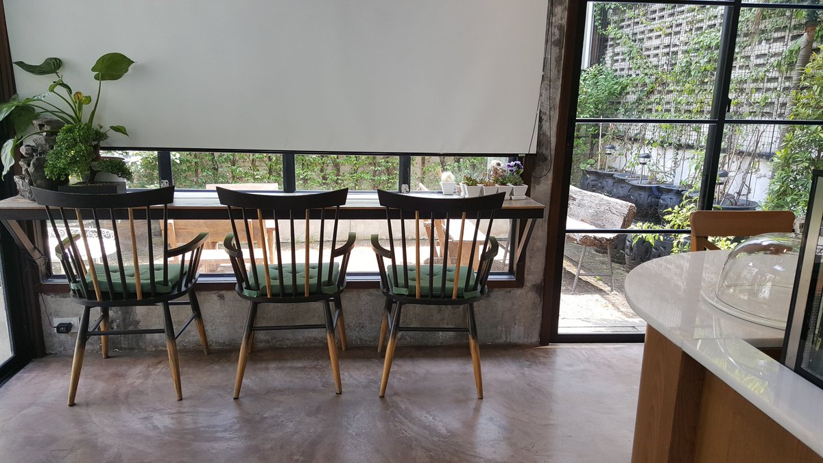 AkiyamaMukiSone's tweet photo. The Oqposite ร้านเก๋ๆและร่มรื่น ใกล้วัดโสมย่านนางเลิ้ง 😎 🌳🌿🌳☘🌳🌱
#bkkcafe #loftcafe #Chillout https://t.co/Hukgt2cbxr