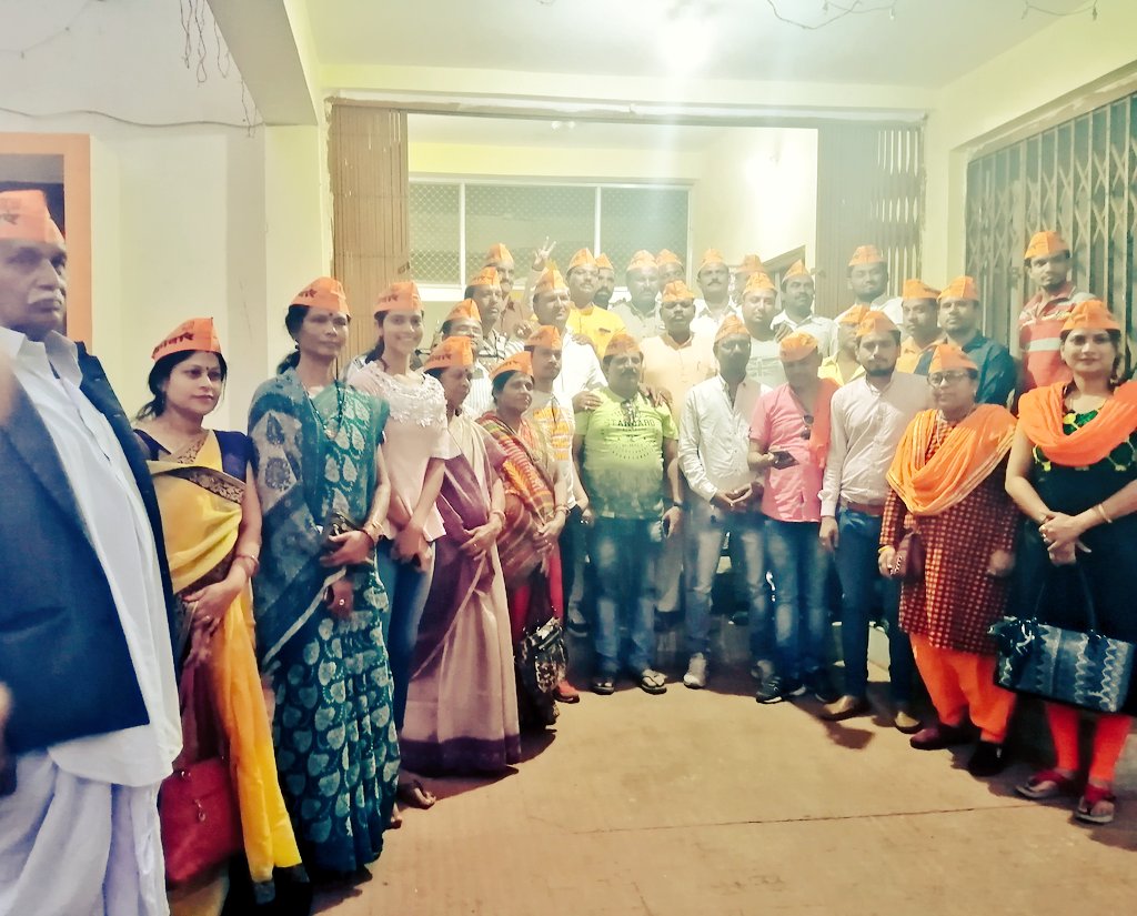 MenkaRai1's tweet photo. "MAI bhi Chowkidar" progrm
 Aaj Modi ji ne pure deshvasiyo se na sirf baat ki balki har pradsh vashiyo ke mn me jo prashn the unke satisfied ans. bhi diye.Yuva ko protsahan dene vale Modiji hum apko yhi kahenge "Ek baar fir Modi sarkar"#MaiBhiChowkidar  #Bjpkarykrta @narendramodi https://t.co/SHkYme0cFI