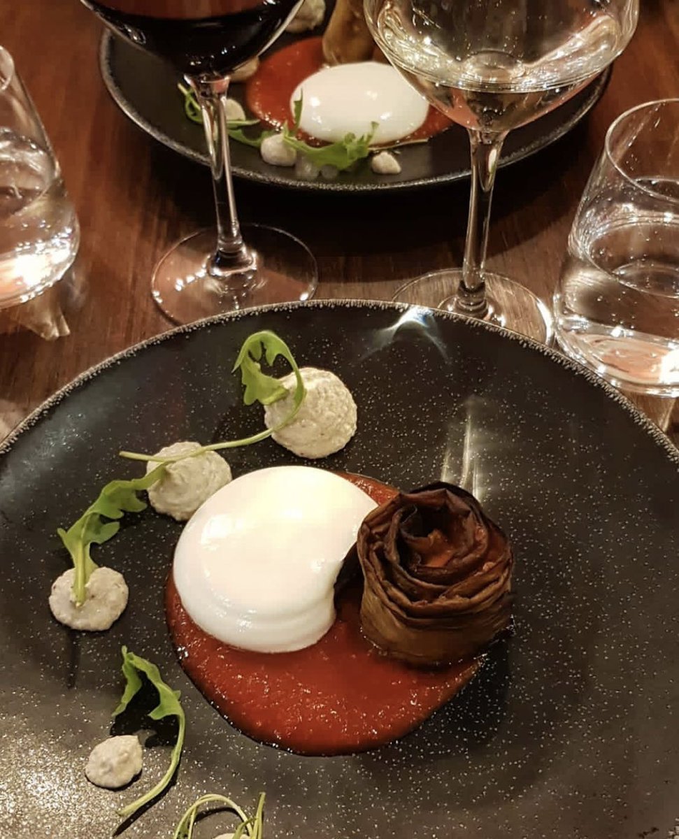 Coup de cœur Restaurant Augusto, 6 rue Neuve, 69002.Cuisine italienne absolument divine, et très gourmande. Le serveur est sympathique. Restaurant qui est dans le guide Michelin. Menu entrée plat dessert : 32 euros.