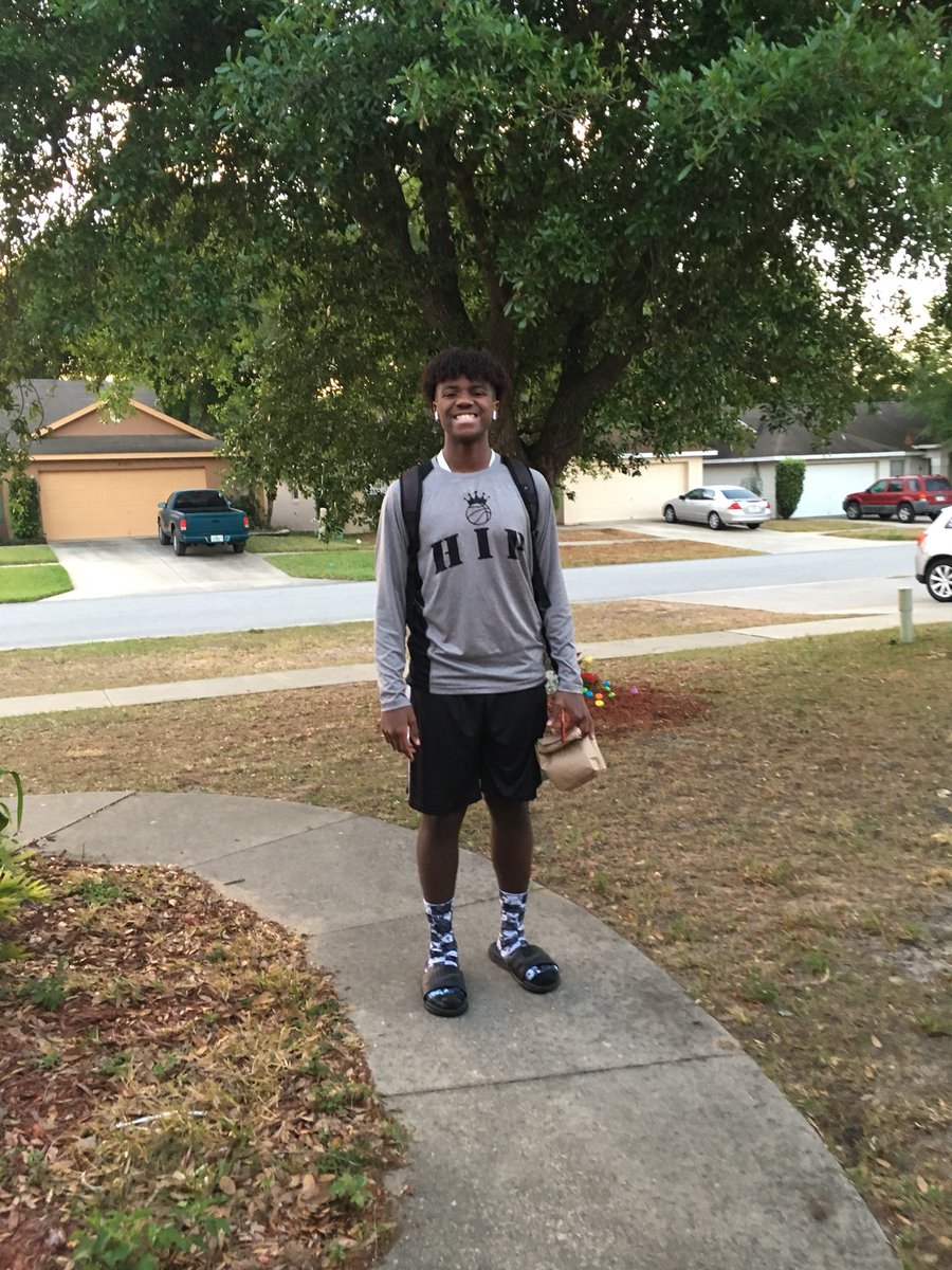 tmacksparkle's tweet photo. Another day of #basketball🔥
#myguy did great this weekend❤️
#TripleDouble 1st game
#10pts 2nd game and they made it to the semi-finals✨
#HIP
#Theseethelight 💡
@JaymackR 👏🏾 https://t.co/Oq7AFi7s5f