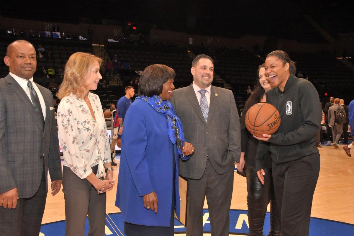 ANTHONYDESPO's tweet image. Tons of excitement @NYCBLive as @LongIslandNets advanced @NBA G League Eastern Conf Finals! To celebrate their 1st playoff game, I joined @dorothylgoosby &amp;amp; @VoteSchaefer to deliver the official game ball &amp;amp; declare it @LongIslandNets Day @HempsteadTown! #LetsGoNets #GoNets #WIN
