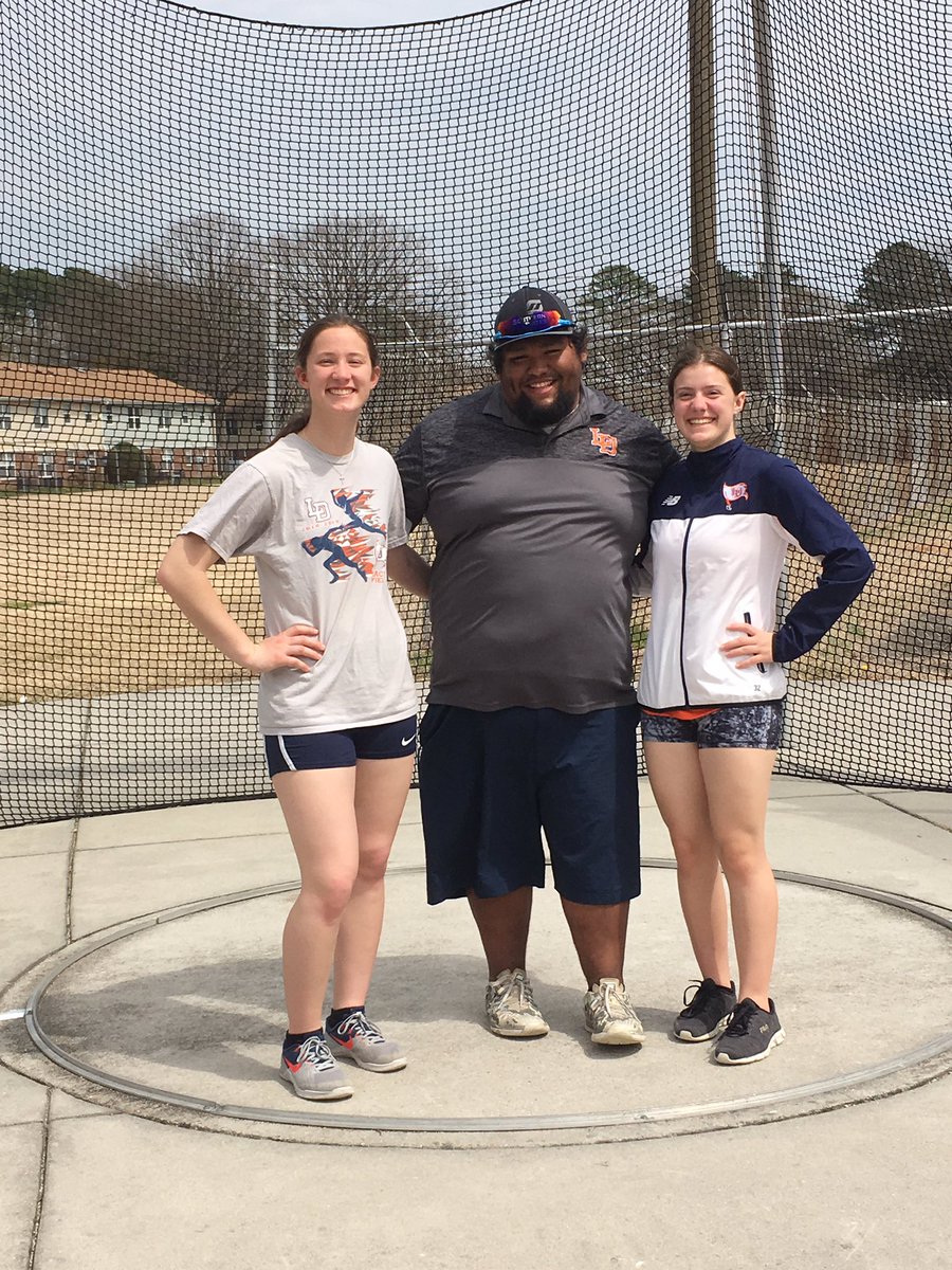 How can one mom be so #blessed with not just one but 2 #studentathlete ‘s? Together they won the #ConnMaddenRelays #Disc yesterday @ToddStadium. w <a href="/Lizmann302/">Megan Mann</a> breaking the school record w/a 134’10” to open the outdoor season. <a href="/nationalthrows/">National Throws</a> @UVaThrows