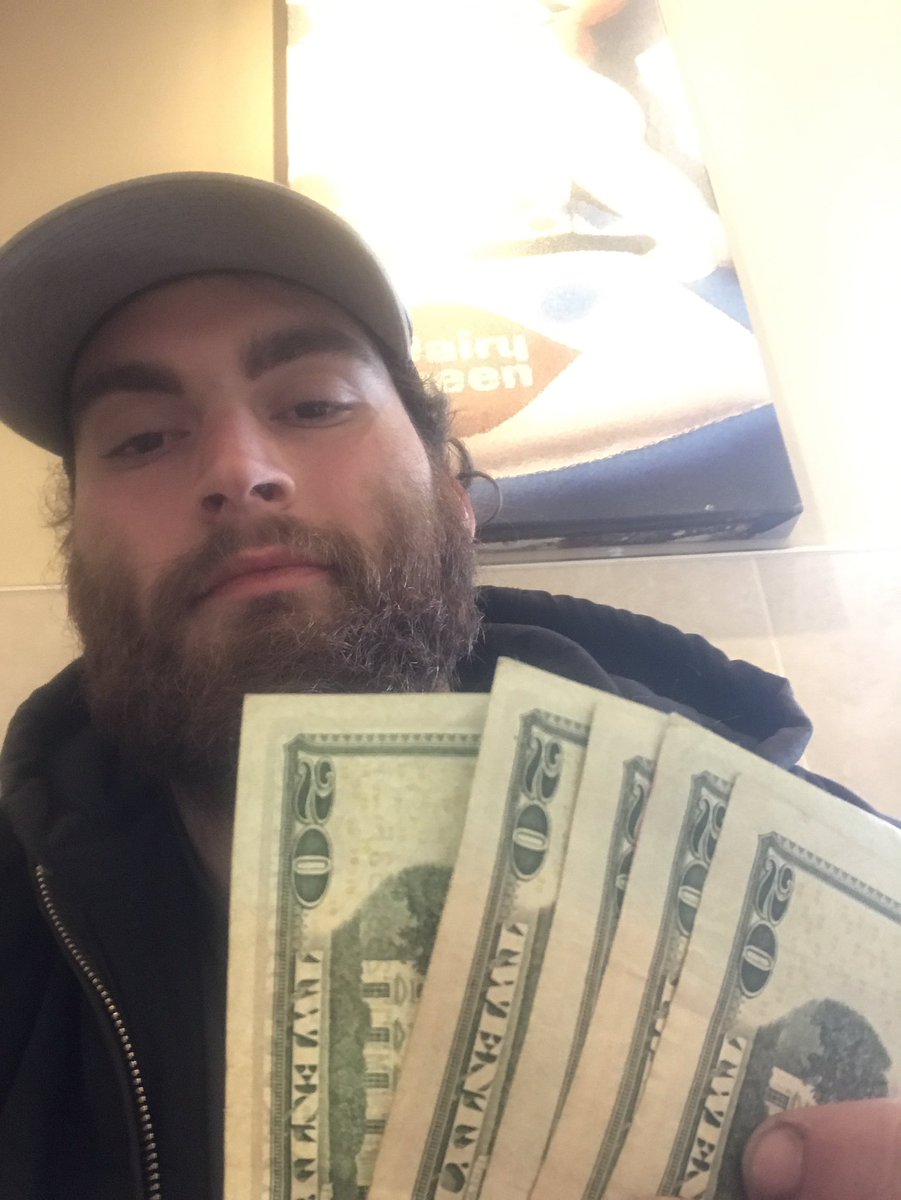 therealmytchell's tweet photo. @_JamesGtfo @uphorium Just happened to be in my pocket 😂 https://t.co/ofBVNBP8Qn