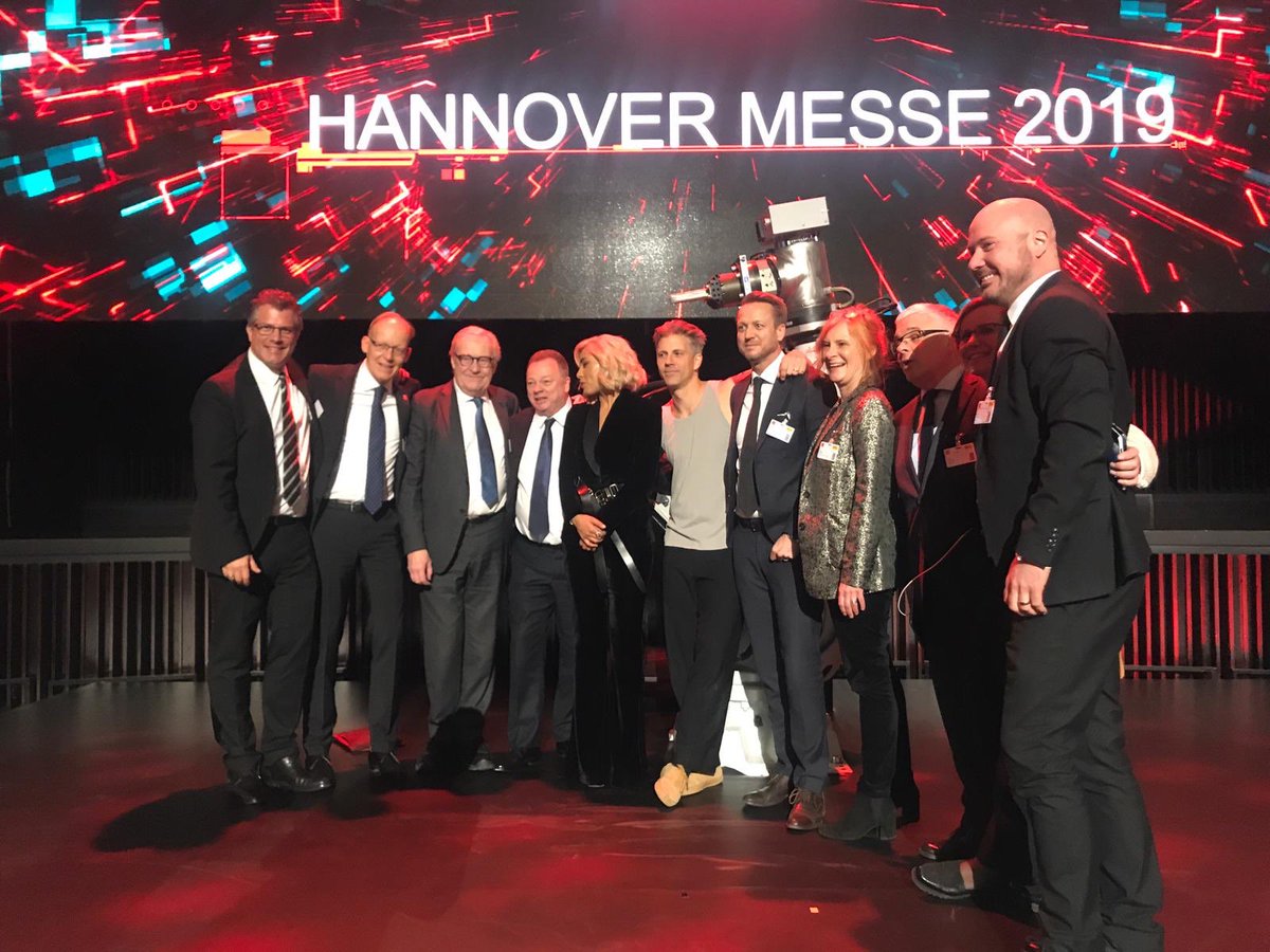 ABBgroupnews's tweet photo. Who took a photo with our flexible and agile IRB 6620 #robot after the ceremony? If you want to see more #robots and smart digital technologies that are transforming the way we power, produce, move, work, and live, visit us @ our booth at @hannover_messe! Hall 11,A35. #HM19 #ABB https://t.co/qt3KbhOoAn