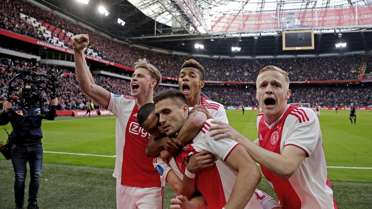 cyclingontnt's tweet image. Ten-man Ajax close gap on PSV to just two points

bit.ly/2WyNold