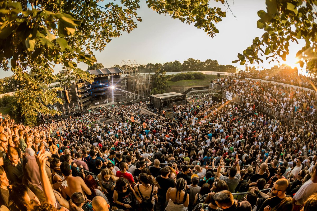 ExitDanceArena's tweet photo. Još 95 dana do #EXITmtsDanceArena2019 😎 https://t.co/uq4jDTis3g