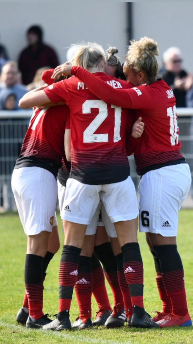 ManUtdLadiesFC's tweet photo. Retweet if you’re loving #MUWomen 

❤️🥰😍

#MUFC https://t.co/JbMpeX86kc