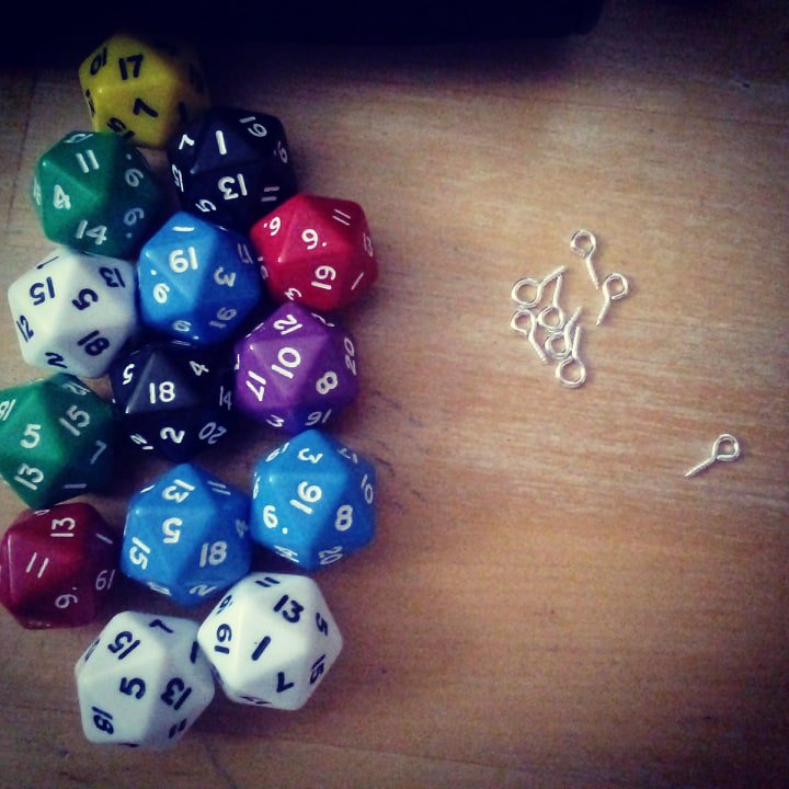 Gems4Geek's tweet photo. #wip #workinprogress #dice #d20 😍#gaming #dungeonsanddragons #dnd #art #creative #artist #warcraft #zelda #diablo #finalfantasy #flaskjewelry #gamerjewelry #gamingjewellery #geeksjewelry #geek #nerd #etsyshop #etsyseller #dungeonanddragon #jewelrydesign #loveandlight #werableart https://t.co/KAD8iA8Bat