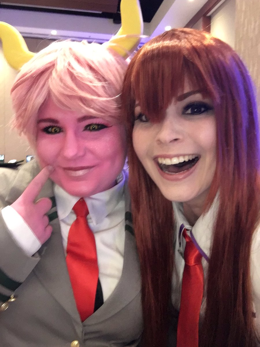 krickyshikkaku's tweet photo. #AnimeMom did her time and bailed. Still having fun checking out amazing cosplays and hanging with some pretty cool cosplayers. 👏🙌✌️

#IEXPEI #SteinsGate #MakiseKurisu #Kurisu #Christina #FutureGadgetLab #Member004 #HarryPotter #BokuNoHeroAcademia #Mina #Ashido #NotTheBees https://t.co/YsgNRw0UYK
