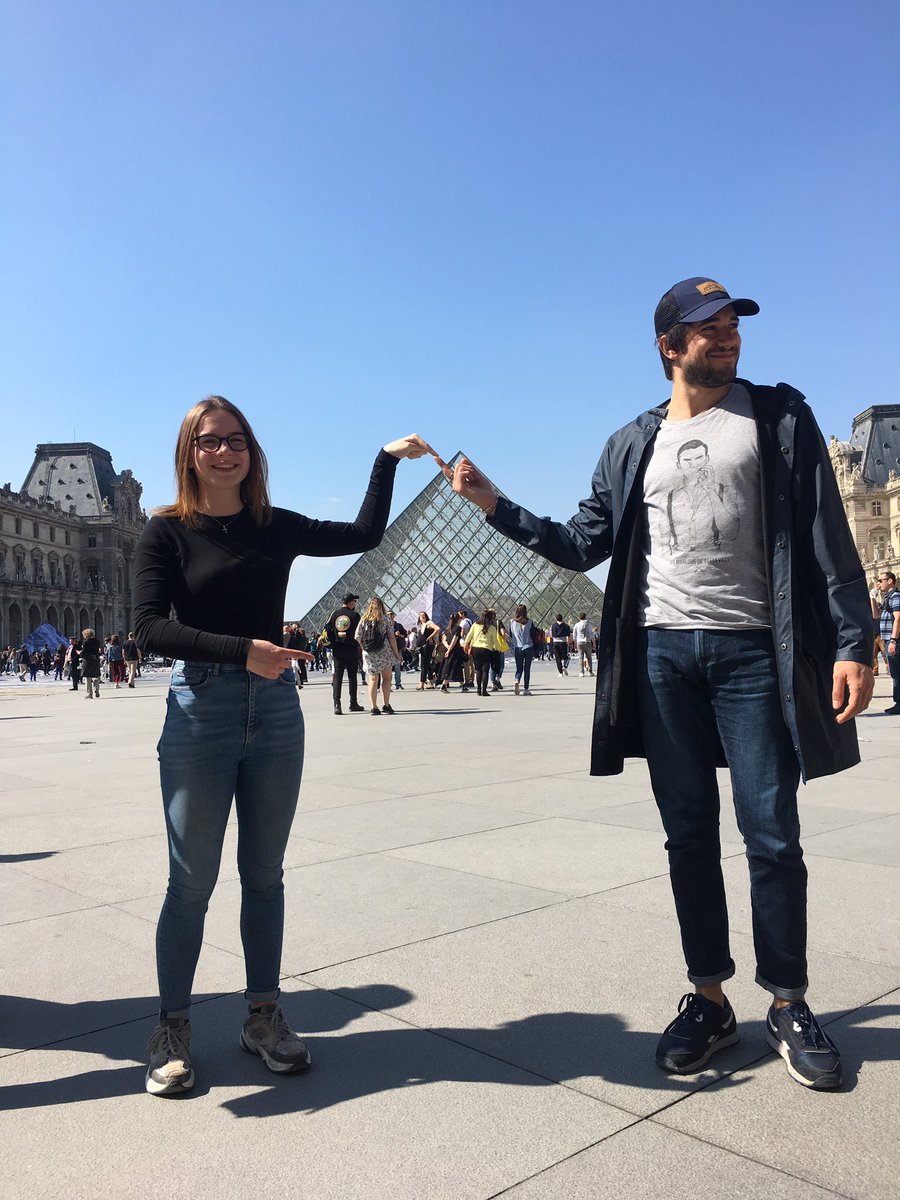 agalice030's tweet photo. jvoulais faire la touriste quand soudain https://t.co/OFBkkbKsSH