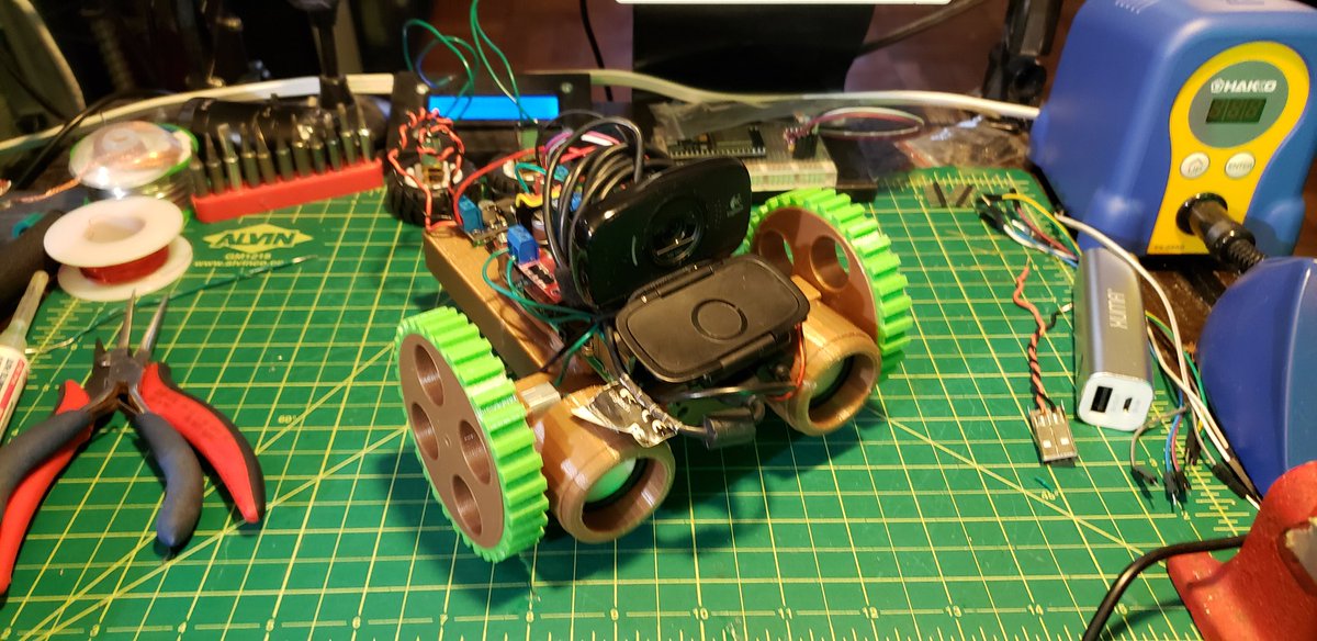 otherlonestar's tweet image. Making robots on stream for @letsrobot. Stream is live. Twitch.tv/theotherlonest…