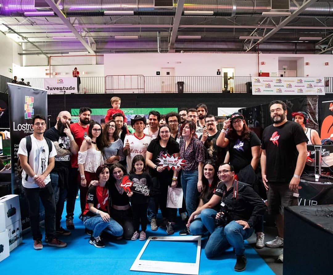 emis4ki's tweet photo. I loved this weekend way too much! I've loved to meet some new viewers and talking with older ones, to meet new people, to mock my mods and specially having fun with my family.
I made the right choice and I don't regret a bit 💕
We Grow uP together! @ @MagicShotPT https://t.co/FnBoBawc4s