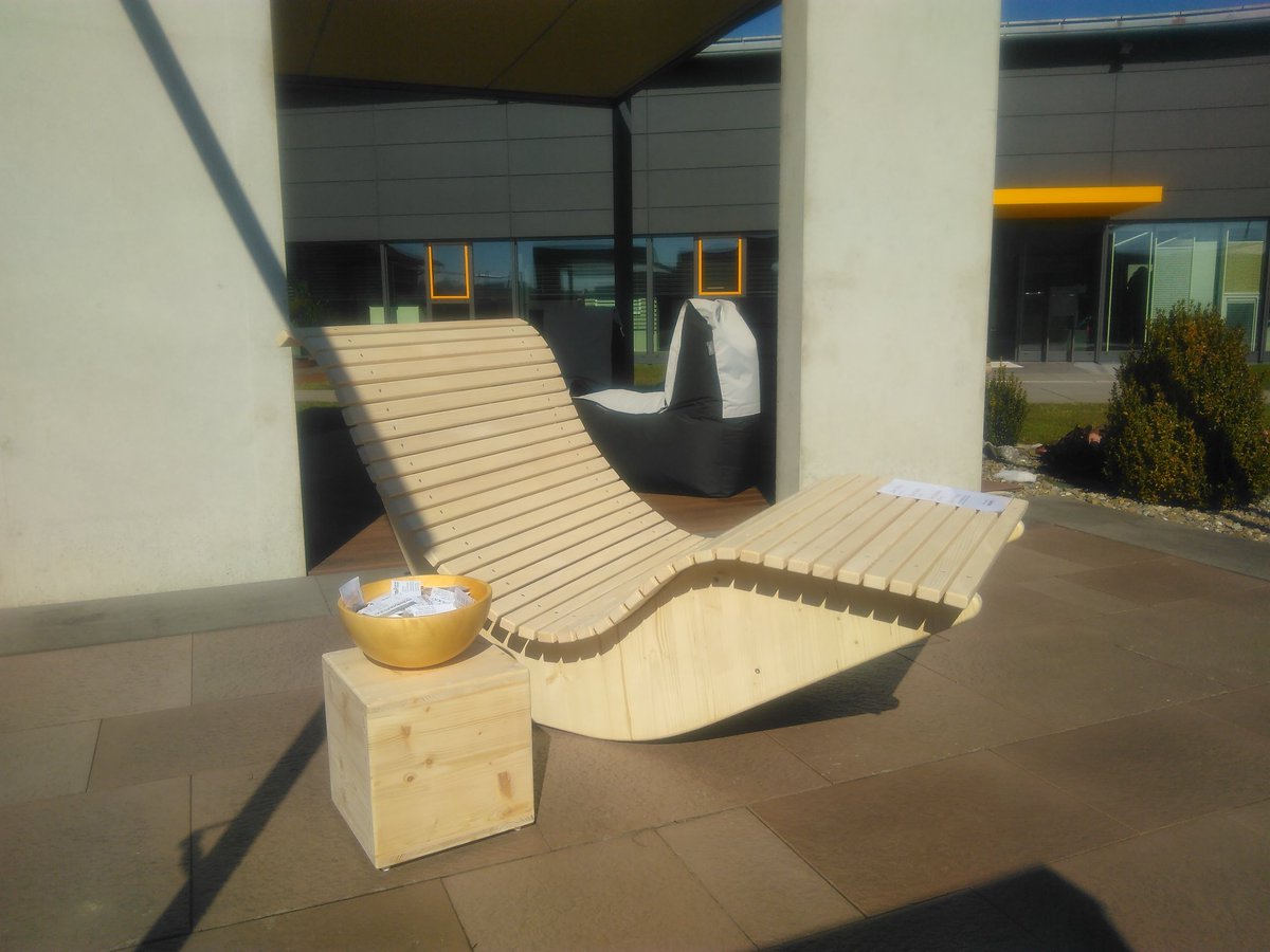 HolzbauRapp's tweet photo. 7. April #TagderoffenenTür bei der Fa. #Kern #Rolladenbau #Hohentengen mit #Holzbau #Rapp und #GaLaBau #Gutknecht. #Sonnenschein #Relaxliege #Ausstellung #Freizeit #Göge #Terrassenbeläge #Dachfenster #Dachsanierung https://t.co/EOWMyeipG2