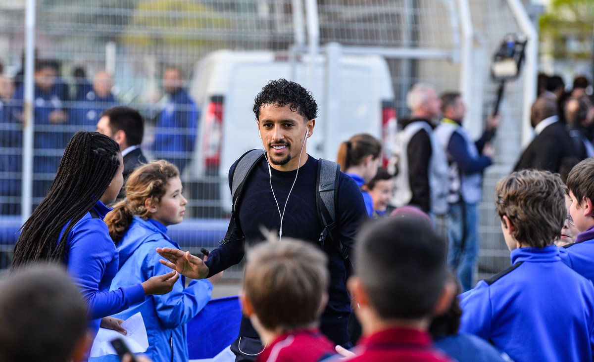 PSG_inside's tweet photo. 🔛📸 #TFCPSG

Les Parisiens arrivent au Stadium ! 🏟️

🔴🔵 #AllezParis https://t.co/u9XCRESm7G