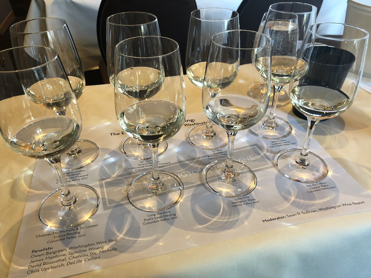 Fantastic lineup of wines for this morning’s White Lightening <a href="/TasteWashington/">Taste Washington</a> seminar. Truly some of the best white wines in the state. #WAwine <a href="/Wa_State_Wine/">Washington Wine</a>