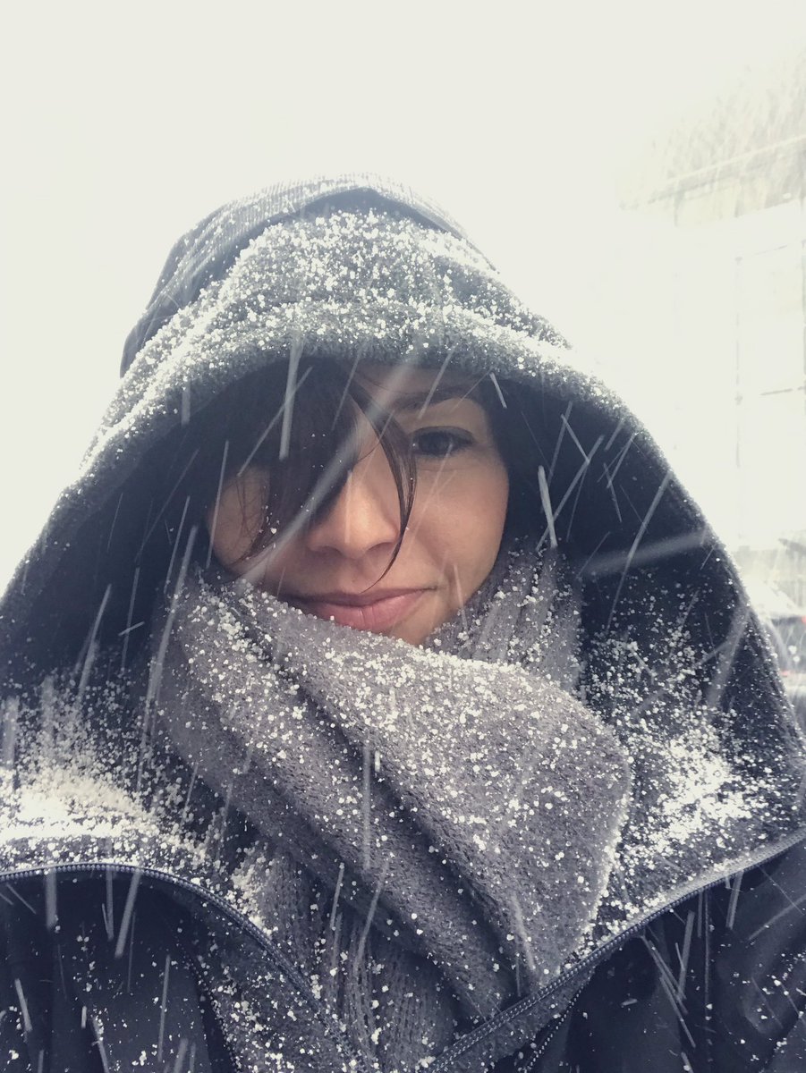lelegoncalves's tweet photo. #isa2019 was incredibly good! Meet friends old and new ones! Great panels and learning experiences that were just memorable with the @ESS_of_ISA ! And #snow at the last day! #lovesnow #tropicalgirl #springcanada https://t.co/HXqqKP8aVi