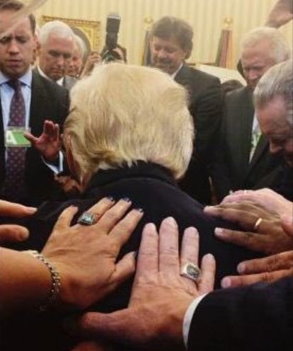 Pat4dwa10859950's tweet photo. @45_Schedule Hope the course was kind today, @realDonaldTrump  just a beautiful way to end and start a week! ⛳. 🏌  #TheGreatAwakening  🐣 #WeThePeople  have got your back, so #Gogetm 🇺🇸 https://t.co/cNNSyfH7Ur