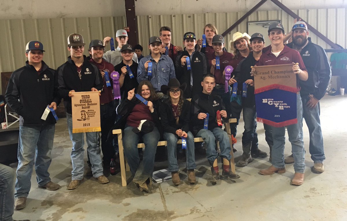 RedOakFFA's tweet photo. Stellar performances this week by the best FFA members in the world! Great job Red Oak FFA on an outstanding 2019 Ellis County Youth Expo. We could not be more proud! https://t.co/4d1Ckg1FVg