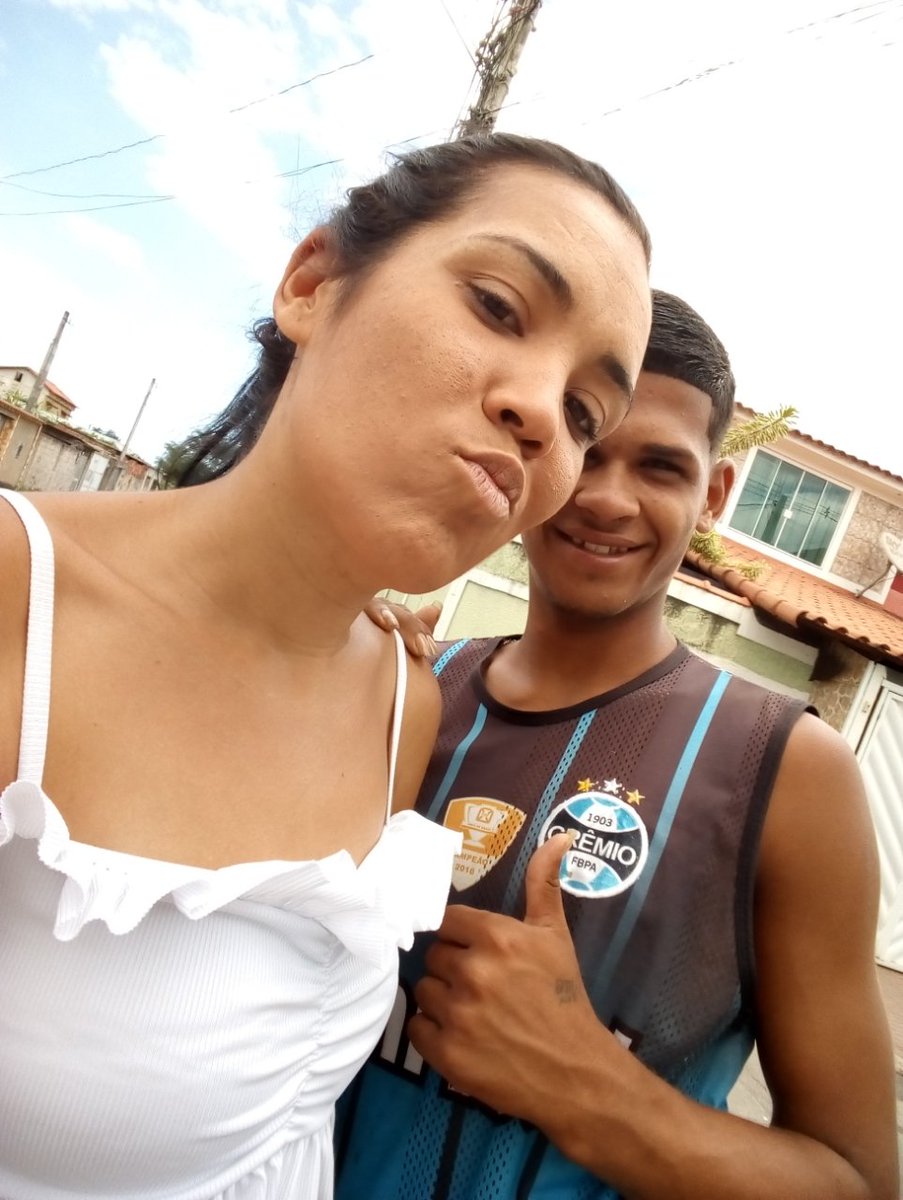 Camiilla21's tweet photo. Como e que ta ai ? De vs faz tempo que não ouço nada , fala um pouco sua voz ta tão calada , sei que agora deve esta empressionando os anjos com a sua risada ... 🎶💔😭
#1semanasemmeuirmaozão
#quesdds
#quepessadelo
#prasemprenomeucoração ... 😔💔❤ https://t.co/BiLHQfpP32