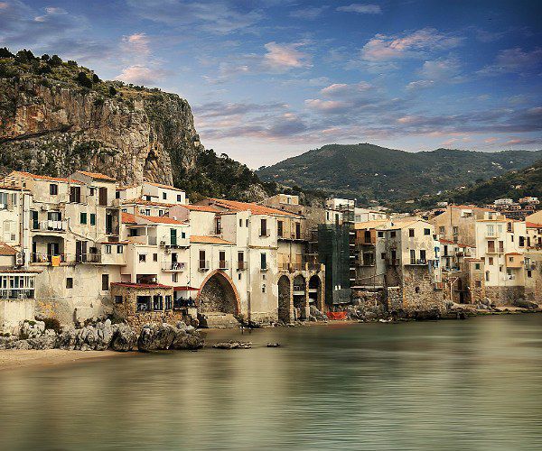 NEW POST! Top 5 reasons to visit Cefalù in Sicily buff.ly/2OdHyCW