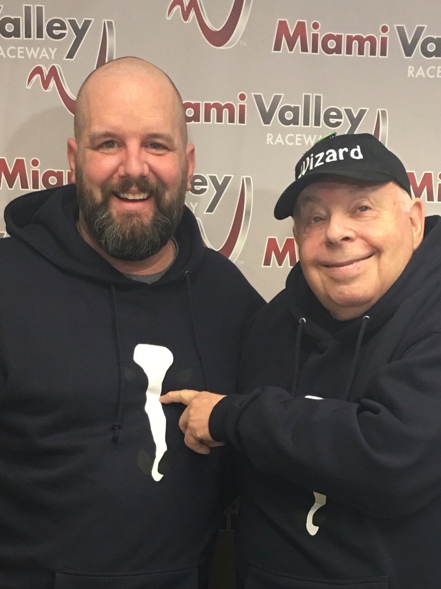That1BarryGuy's tweet photo. Thanks to @RonBurkeRacing @hemming_kim and Jason Irwin for these @greatwhiteblaze hoodies! #HoodieSunday @TheOhioWizard #PlayMVG @MVGOHIO https://t.co/Lzp1GVTkwx