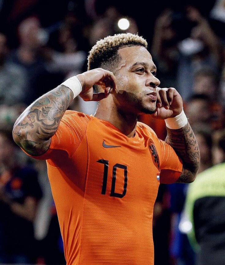 "Llámame Memphis, no Depay. No quiero ser llamado con el apellido de un padre que abandonó a su familia."