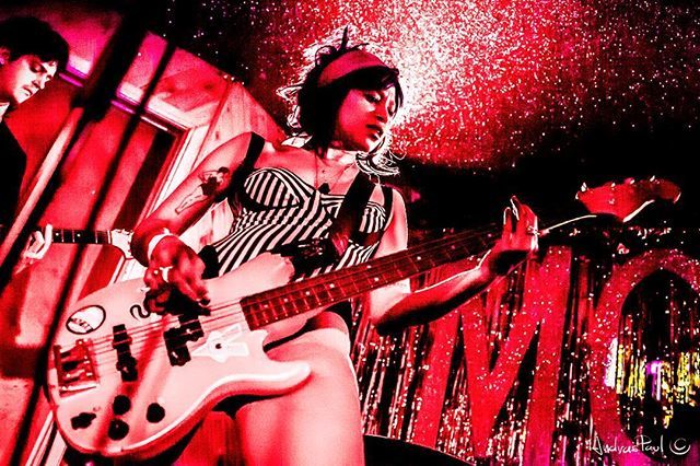 andraspaulcom's tweet photo. Arrows Of Love  @arrowsoflove back at the @mothclub  #arrowsoflove #alternative #bassist #womeninmusic #htbarp #audioloveofficial #getsurfapp #bestphotomusic #bestmusicshots #ig_rock_details #live_music_pics #livemusicphotography #livemusic #concertphoto… https://t.co/wlRmxW8KYv https://t.co/3E1A5NB7mW