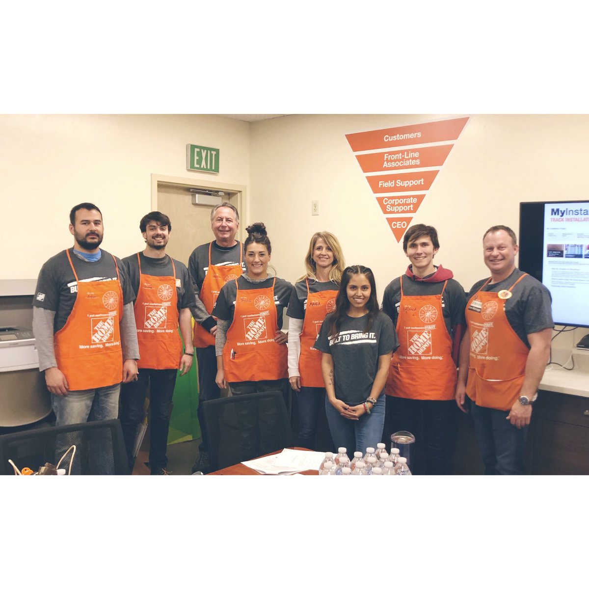 MiriamAcevedo7's tweet image. Yaaay!!! New 1509 team members 🙌🏼☺️🍊 #orientation2019 #SpringHiring #BuiltToBringIt #PMDPeopleFirst #SuperD214 @brandon85017375 @LaurenSmith0929
