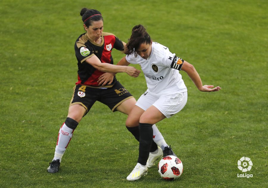 FundRayoFem's tweet image. ⚡️FINAAAAAAAAAAAAAALLLLLLL en el Antonio Puchades!!!!! Qué 3️⃣puntos!!!!!!! Qué partido!!!!!! Qué guerreras!!!!!! (1-2) 
⚽️@Camila_Saez_4 
⚽️@Angelesds_9