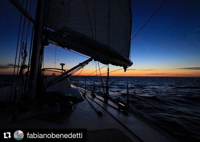 Registro do @fabianobenedetti para inspirar o seu domingo! ⛵️
.
A foto é da primeira etapa do 2º Circuito Tecon de Vela Oceânica POA - Pelotas! ⛵️
.
#Repost @fabianobenedetti with <a href="/get_repost/">Repost</a>
・・・
⛵️Congere - 2o Circuito Tecon de vela oceânica- POA/Pe… ift.tt/2JTnI0Y