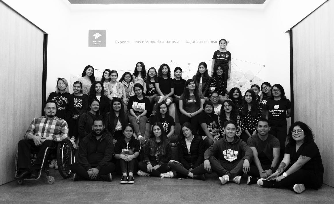 PxMexicanos's tweet photo. Descubre la historia de las chicas de @TechnovationLeo el mayor programa de emprendimiento tecnológico para niñas del mundo. https://t.co/0nNtODQIL9 #GirlsforaChange #México #Tecnología #Mujer https://t.co/CttcljXcMN