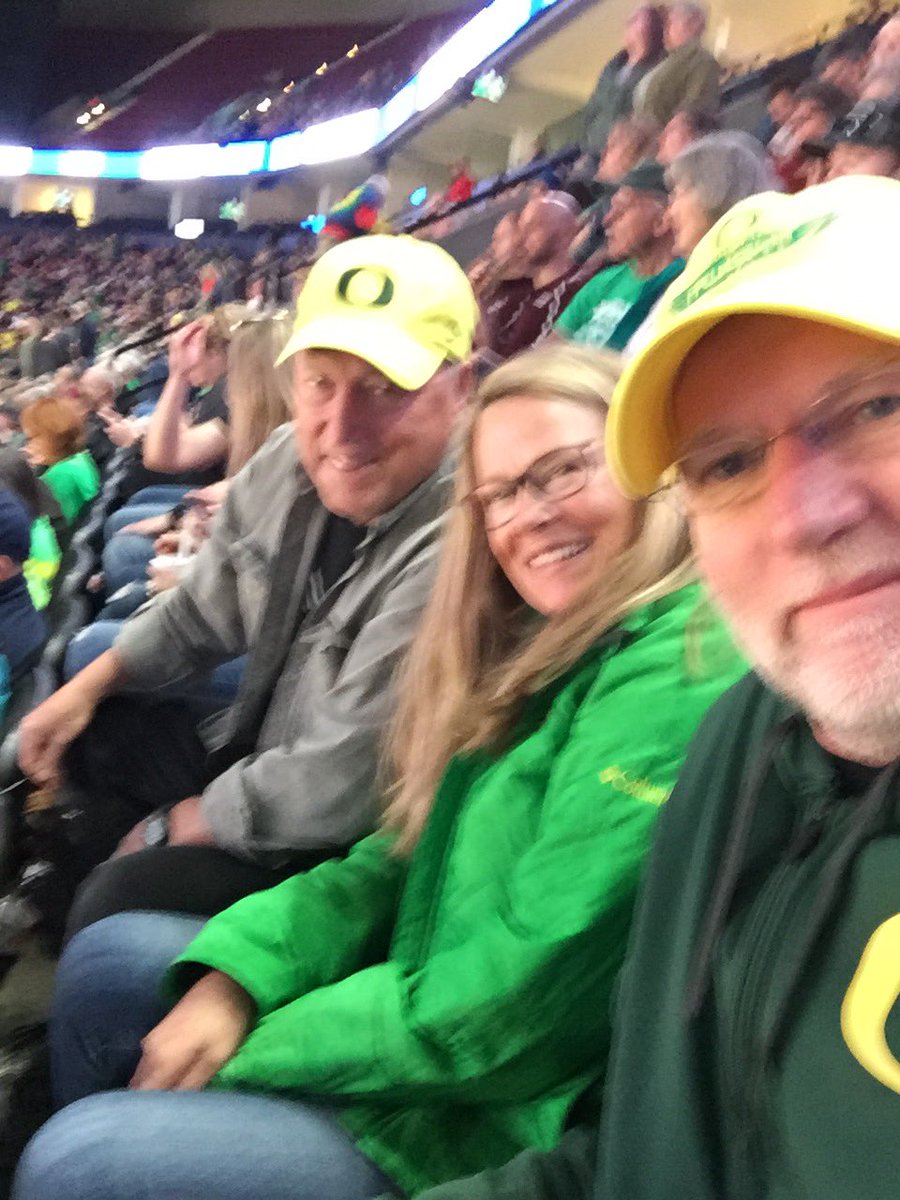 ubobwilson's tweet photo. Let’s do this Ducks! We want to go Tampa!!! #ncaaw https://t.co/Vbp51mTjnx