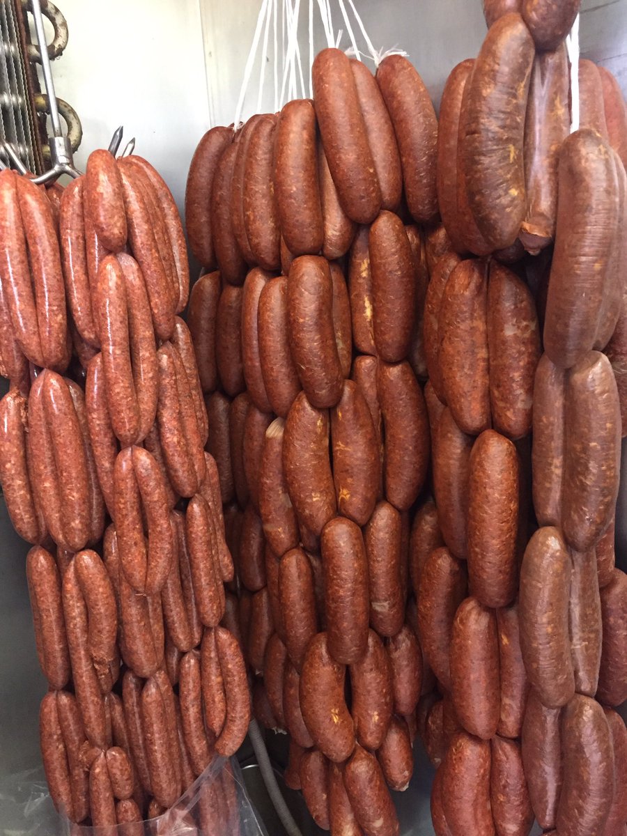ArmeniansLeb's tweet photo. Boucherie Zohrab: more than butchery 🥩
Boucherie Zohrab has been open since 1981. Selling all kinds of meats.
The famous specialties are: soujouk, makanek, basterma...
Recommended meat: the delicious and “Marguez” 😋
Matn - Beyada ☎️ 04-925942
#ArmenianFood #Basterma #Soujouk https://t.co/mTSBYP9DNS