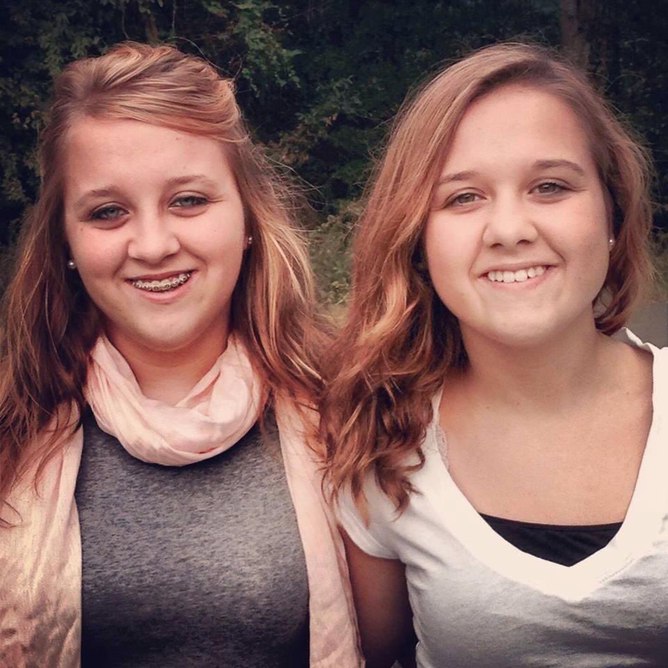 LFerneding's tweet image. Happy birthday Alexis!!! I love you so much!! Hope 23 treats you well!!! 💕💜 @AlexiFerneding