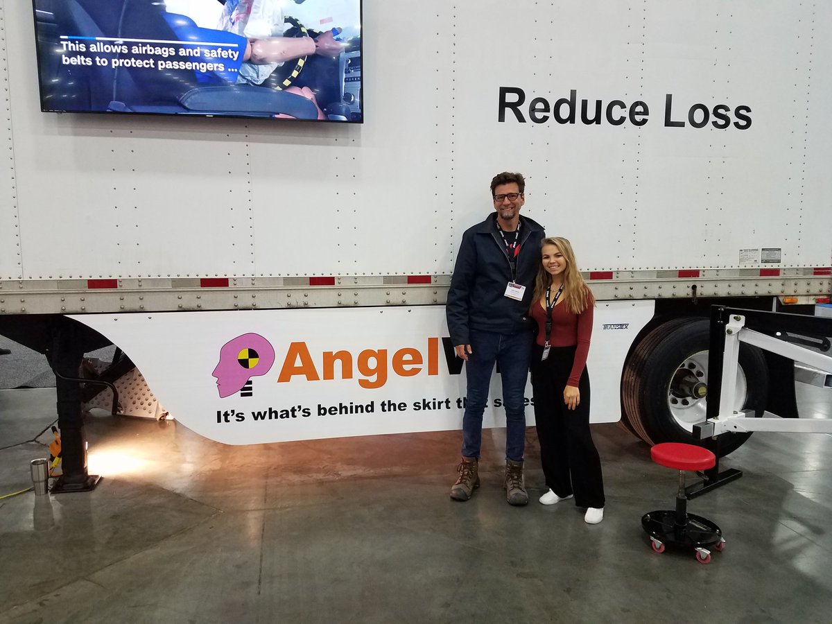 AngelWingGuards's tweet photo. @truckingshow Thanks to all the truckers for stopping by to see us at the 2019 Mid America Trucking Show in Louisville. The feedback we got was great! Protect your drivers!Truckers don't want to be at the wheel during an underride crash! https://t.co/qKG8DU7YAe