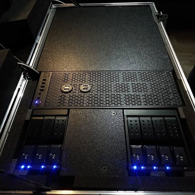 huehueStudio's tweet image. Nuestra DIT Station #huehueonset
.
.
.
.
#DITStation #DIT #digitalimagetechnician #cameradept #datamanager #cinematography #onset #blackmagic #setlife #flightcase #nutsandbolts ift.tt/2U64ieg