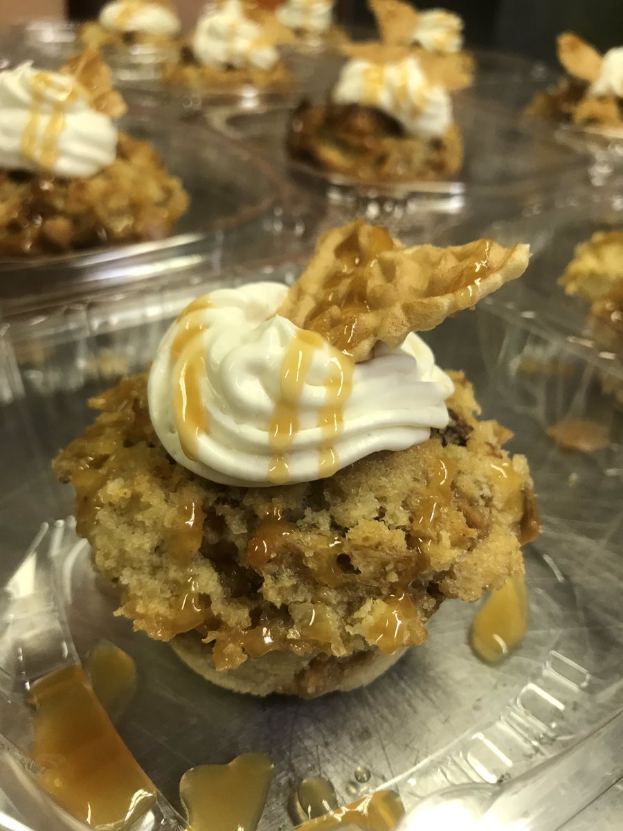 PieSquaredUtica's tweet photo. Caramel Bread Pudding #dessert #PieSquared #Utica #UticaNY #love #breadpudding #pizza #pizzeria🧁 https://t.co/AJjGNu6OX7
