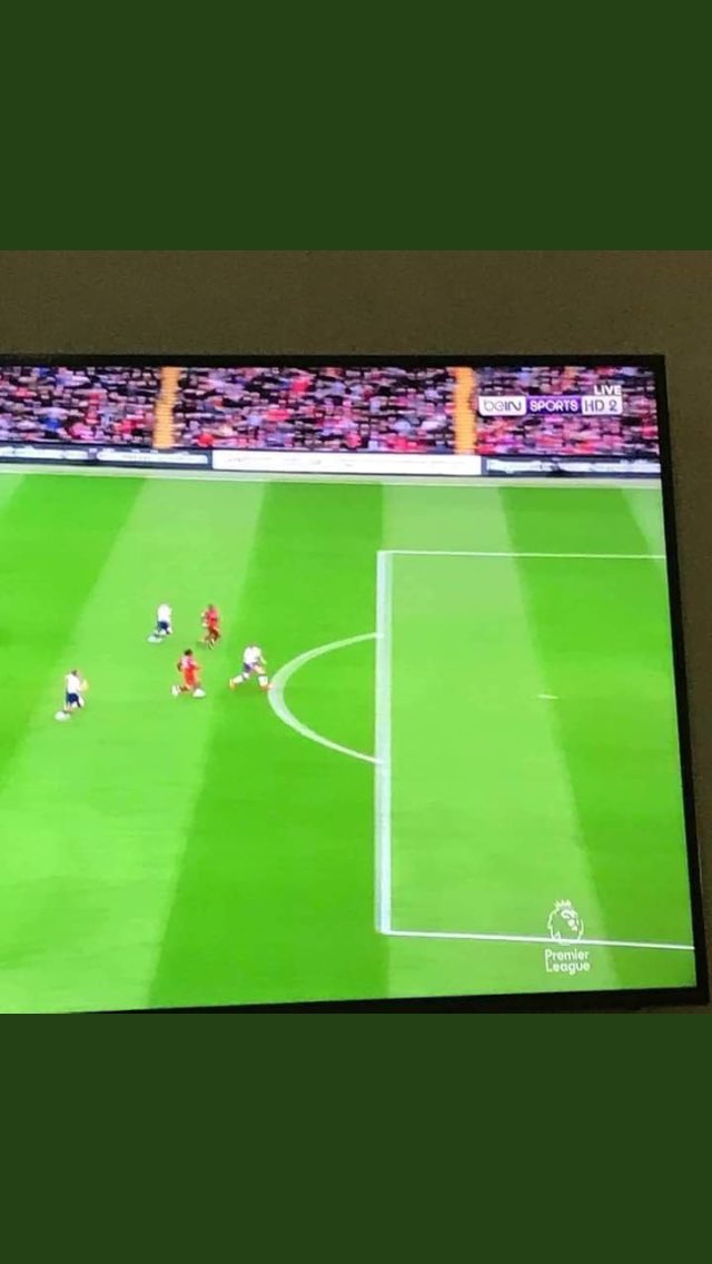 nobelman6's tweet photo. @MoSalah مبروك الفوز يا بو مكة.
بس متزعلش انانيتك كانت حتضيع الفريق .
خليك اكبر من ماني اهم شئ الفريق. https://t.co/C98xj3NU1n