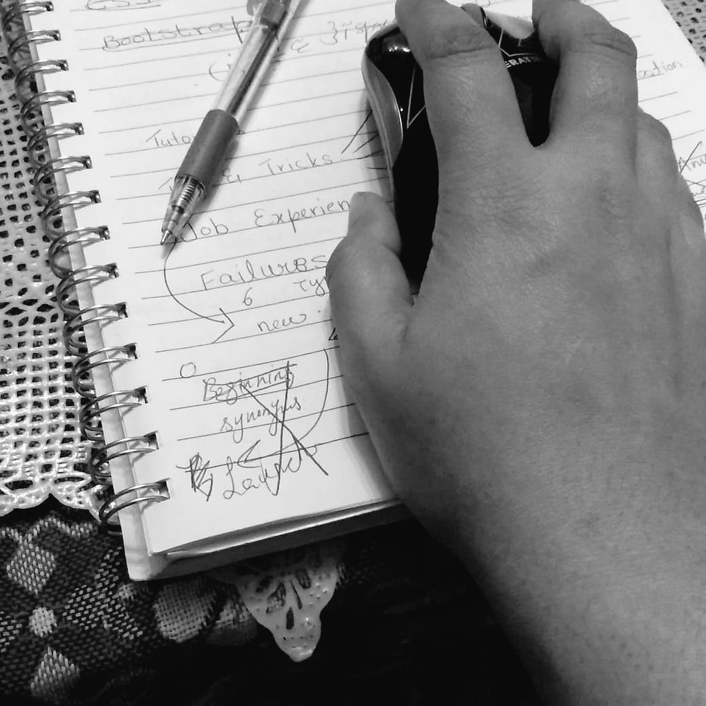 mehwishakhl's tweet photo. #WeekendOfCode #CSS #HTML #bootstrap #javascript #newwebdeveloper #newfrontenddeveloper #successstory https://t.co/Tf9vRFkUnX