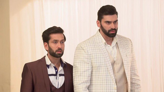 HANA__987's tweet photo. Iss pyaar ko kya naam doon ?!!
#Shiveer https://t.co/HRdDssiQ5d