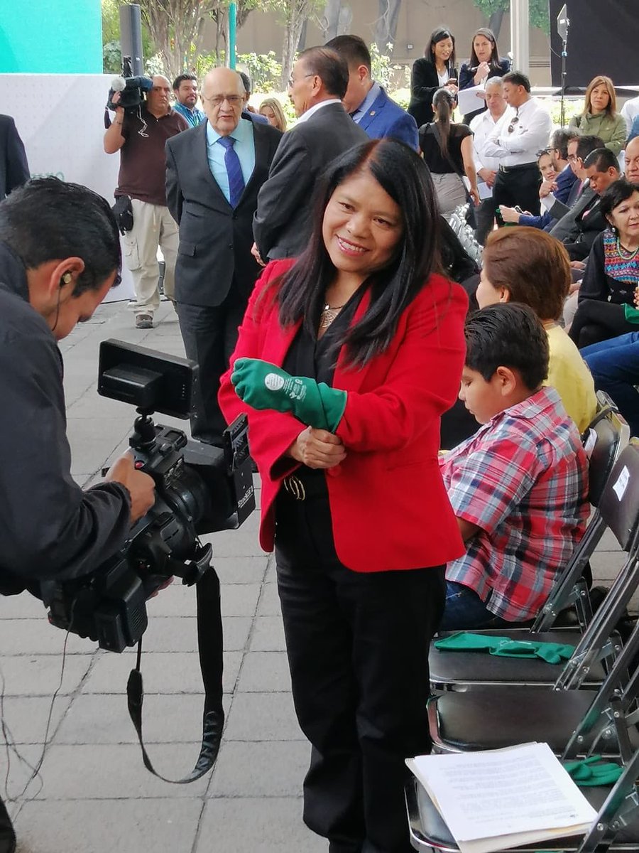 FondoSemillas's tweet image. Acompañando a las #TrabajadorasDelHogar en la presentación del #ProgramaPiloto del @Tu_IMSS. Sin duda un gran paso para avanzar en la lucha de sus derechos laborales y dignificar este empleo, una deuda que tiene el Estado mexicano con este sector.