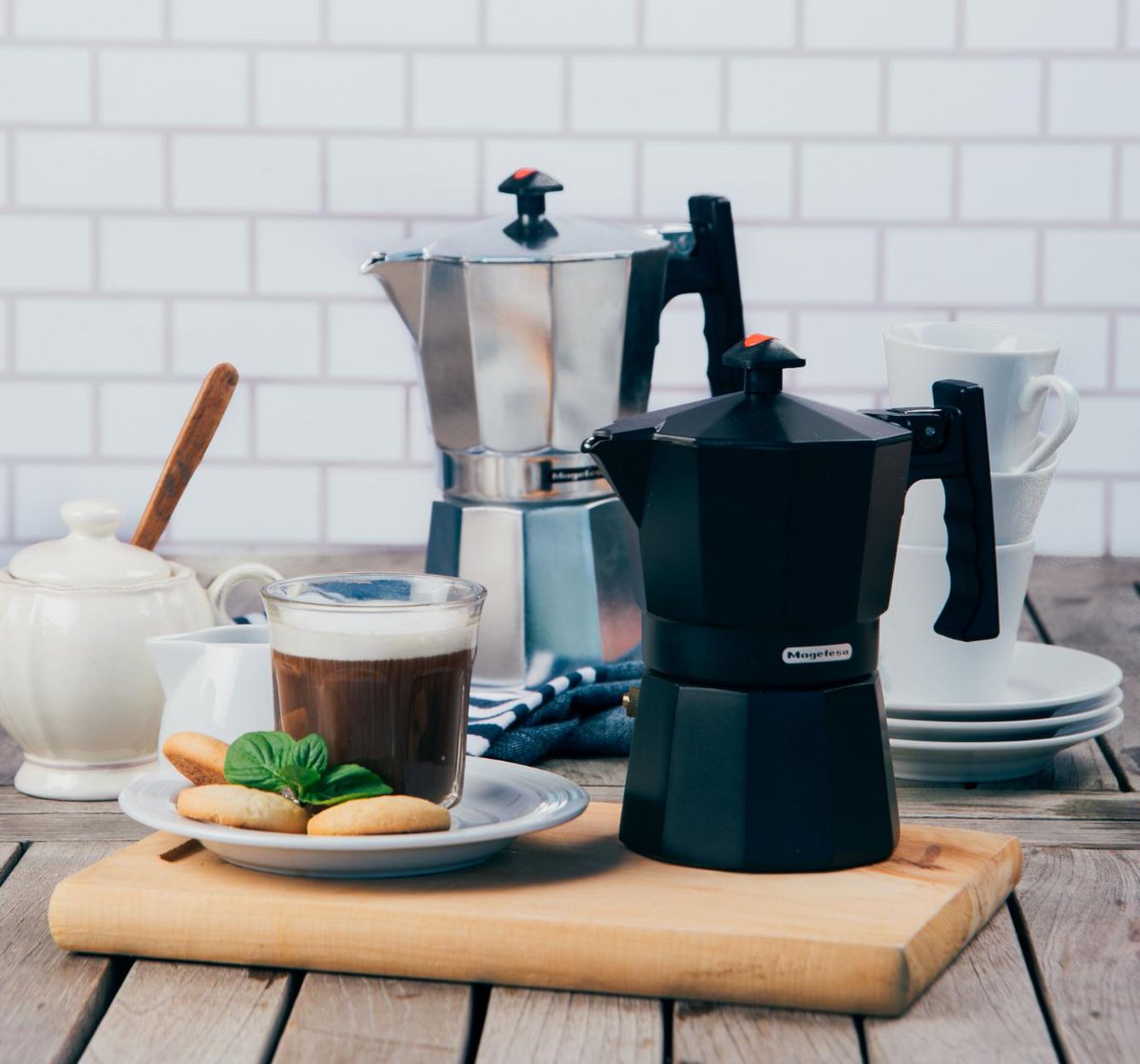 Para lograr el café perfecto, agrégale una pizca de sal y de canela. La sal ayudará a suavizar su amargura y la canela añade un sabor increíble. #TipsMagefesa #Gastronomía