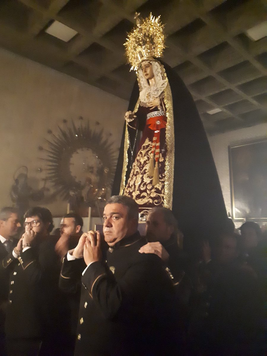defension's tweet photo. Ya camina sobre los hombros de su banda, la @BandaCantillana. La Virgen y sus músicos https://t.co/biBaIJcJPv