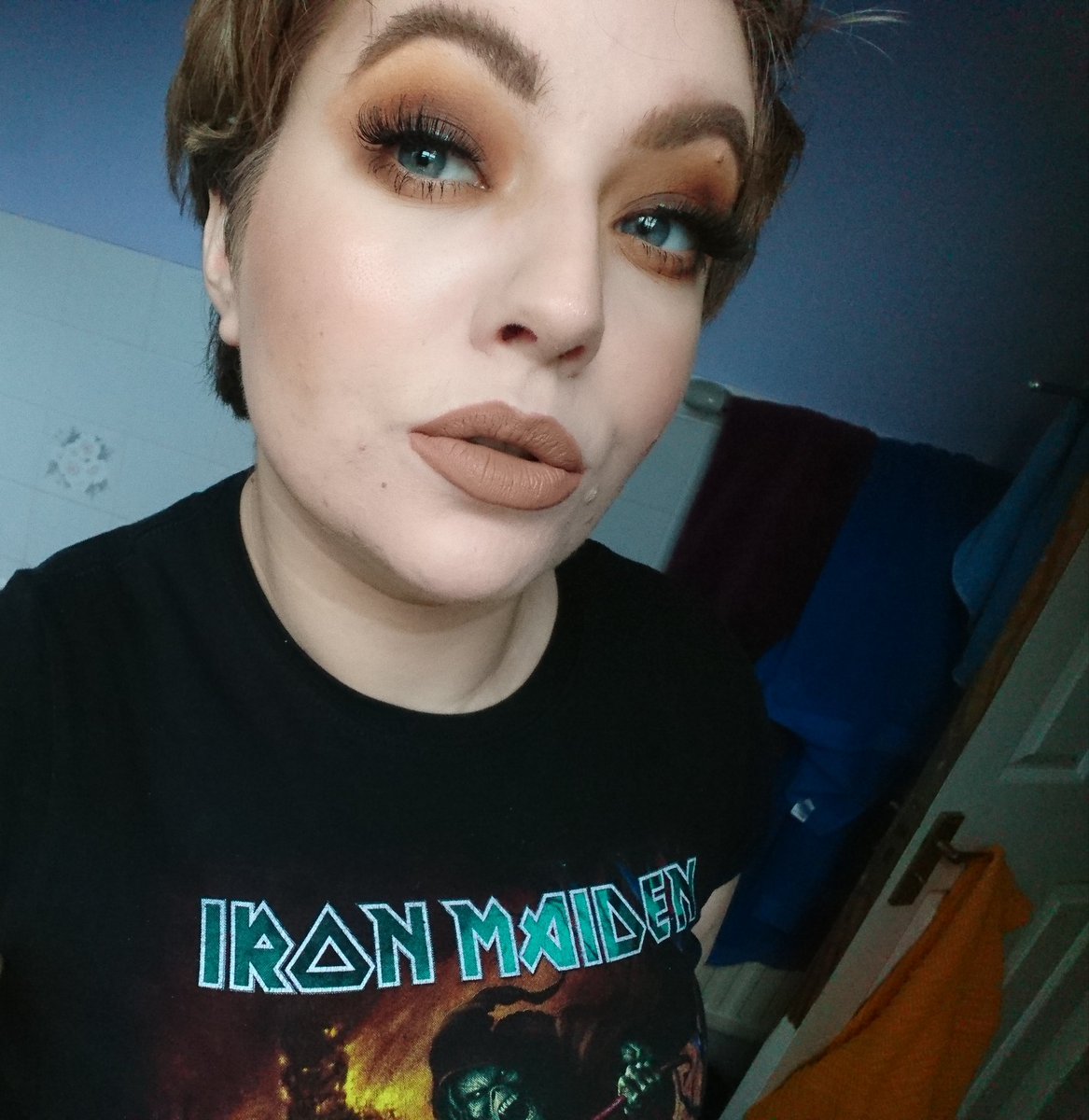 Littlelemonk's tweet photo. Hello twitterverse... What do you think? @MeltCosmetics #ruststack #VoteBlue lipstick, @UrbanDecay #browblade and #browendowed in shade #taupetrap https://t.co/DWGJBIV1Bo