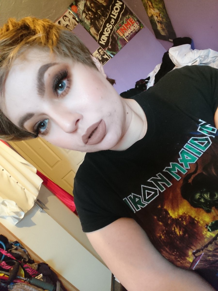 Littlelemonk's tweet photo. Hello twitterverse... What do you think? @MeltCosmetics #ruststack #VoteBlue lipstick, @UrbanDecay #browblade and #browendowed in shade #taupetrap https://t.co/DWGJBIV1Bo