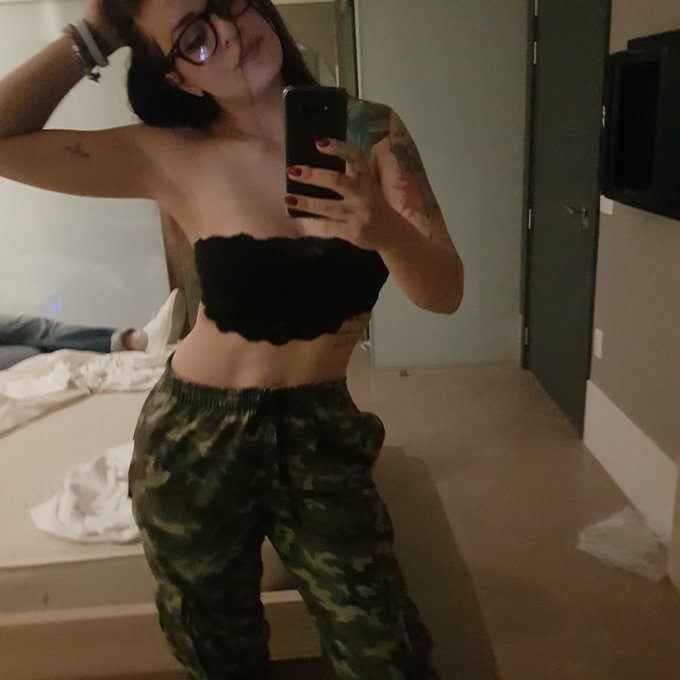 Eu t&ocirc; pronta pro combate e vc BB 😈😜 https://t.co/3DqQqdsDQh