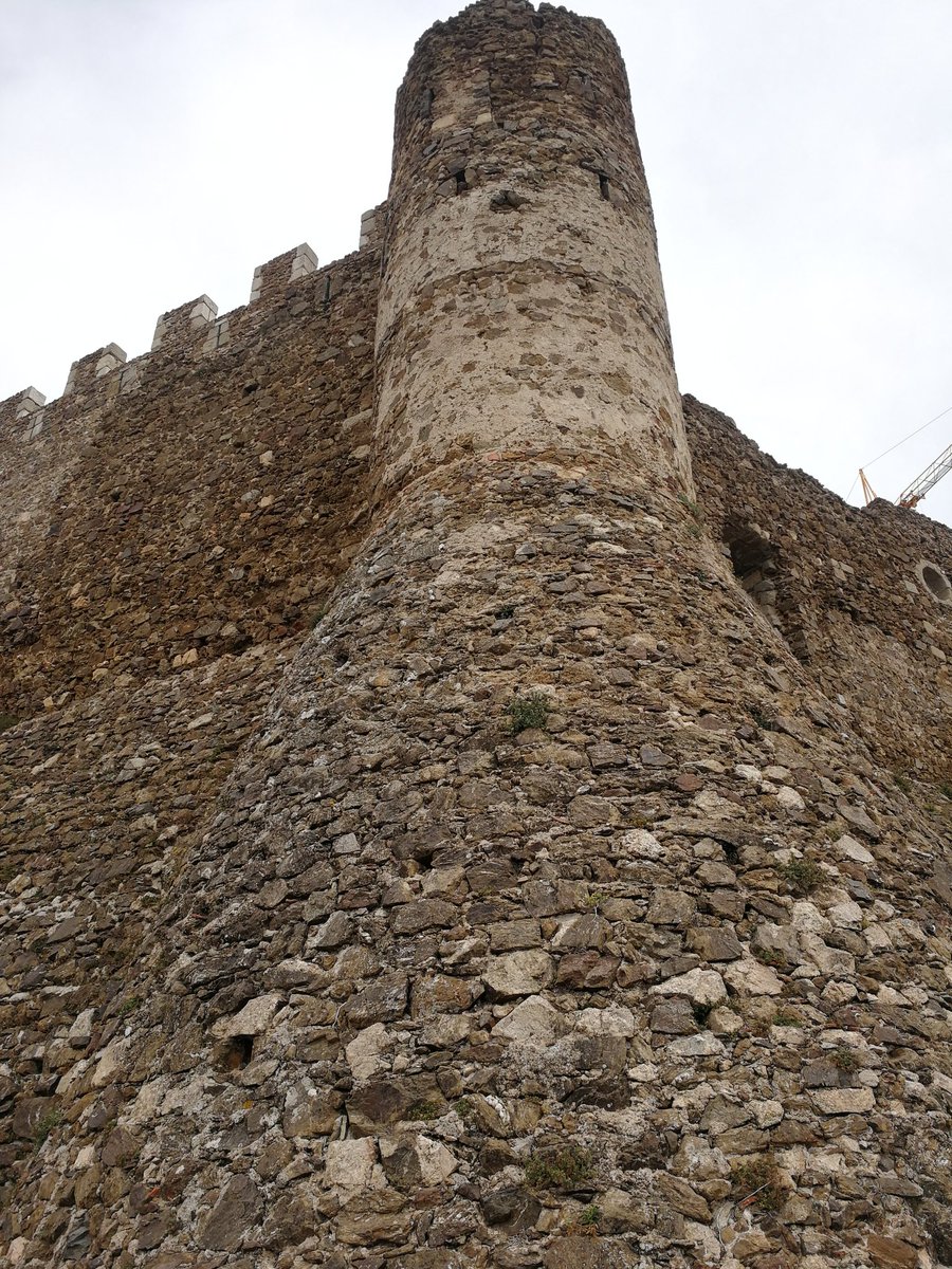 cescamat's tweet photo. Avui hem visitat el Castell de @montsoriu al Montseny. Capital de l'antic vescomtat de Cabrera, amb vistes del Tibidabo a Blanes. Una fortalesa militar inexpugnable. El castell ha estat restaurat els últims anys. Atenció amb la cisterna sota el pati d'armes #recomanació #visiteu https://t.co/LfmWCMWTKg